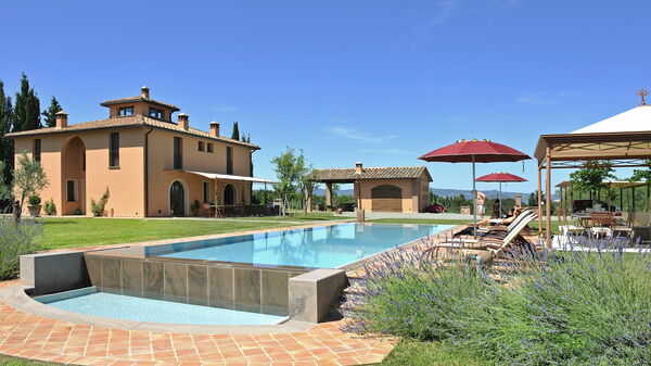 Villa Insoglio: all'aperto, Piscina