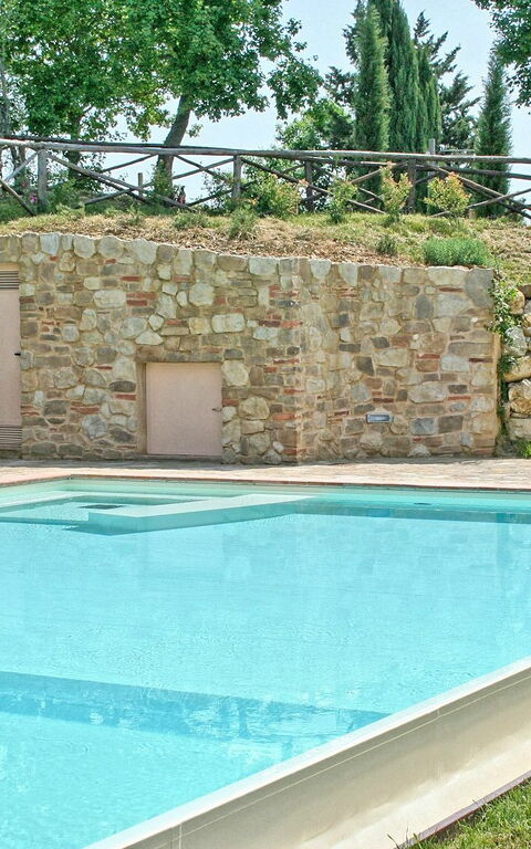 Le Fonti: Piscina