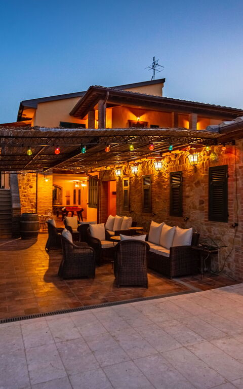 Villa Amadeo: all'aperto, Esterni