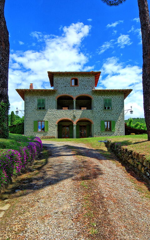 Villa Lo Scoiattolo: all'aperto, Giardino