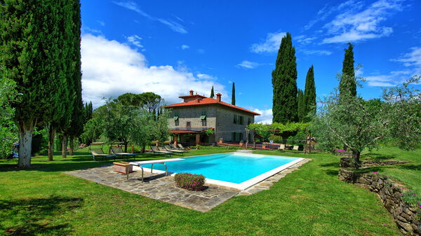 Villa Lo Scoiattolo: all'aperto, Giardino, Piscina