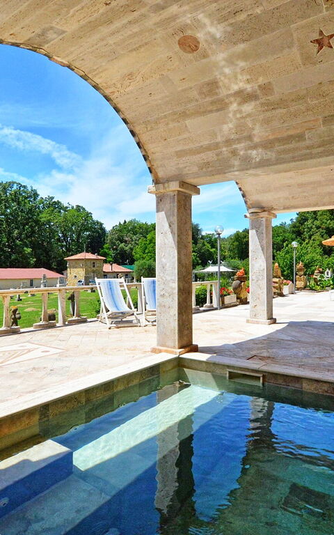 Le Querciolaie: Piscina