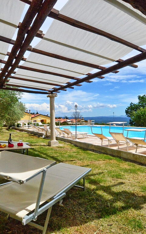 Le Querciolaie: Giardino, Piscina