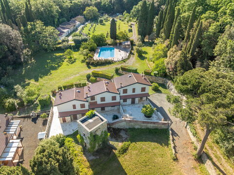 Le Querciolaie with Geothermal Pool