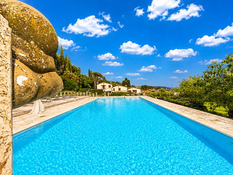 Le Querciolaie with Geothermal Pool