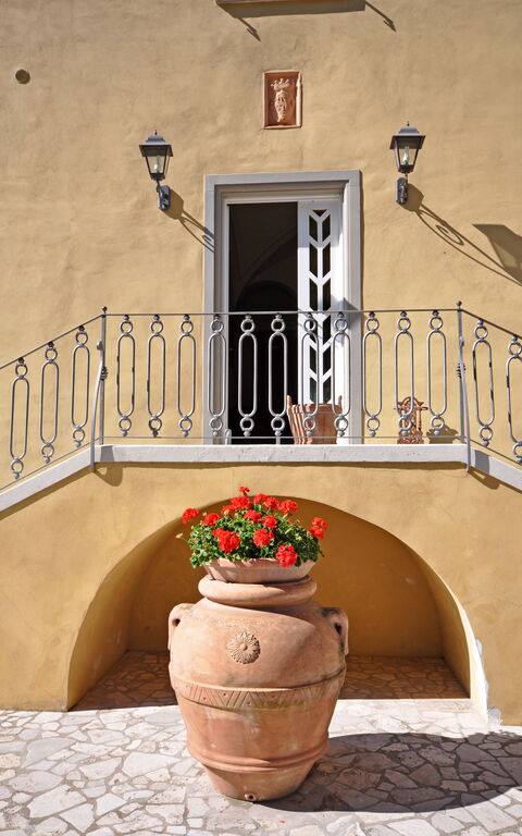 Dante: Esterni, Sala da pranzo