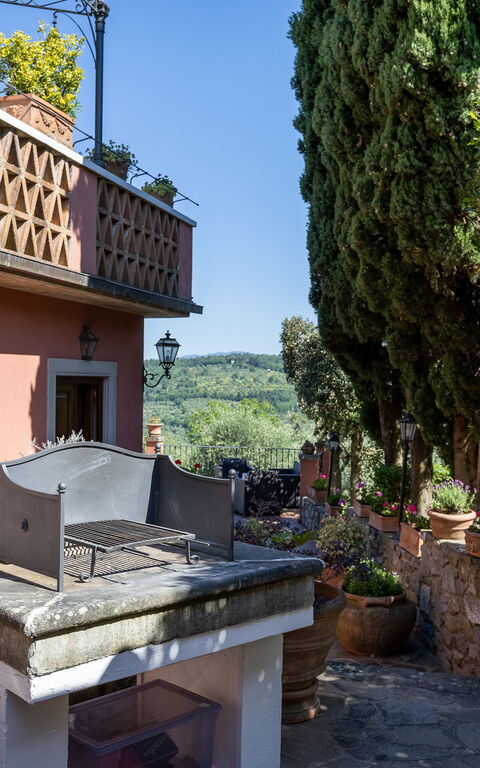 Casa Vania: all'aperto, Esterni