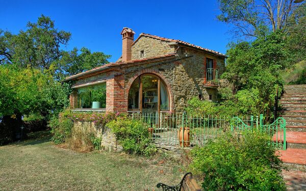 Gellino: Esterni, Giardino