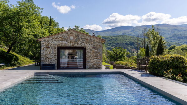 Villa Casentino: Piscina