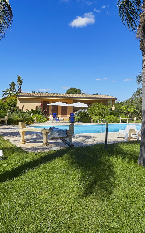 Villa Oasi: Giardino, Piscina