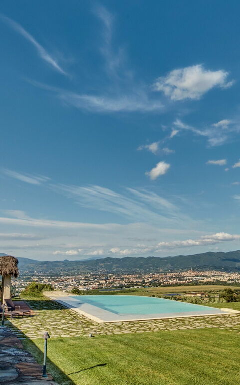 Villa Agazzi: Piscina, Vista Panoramica