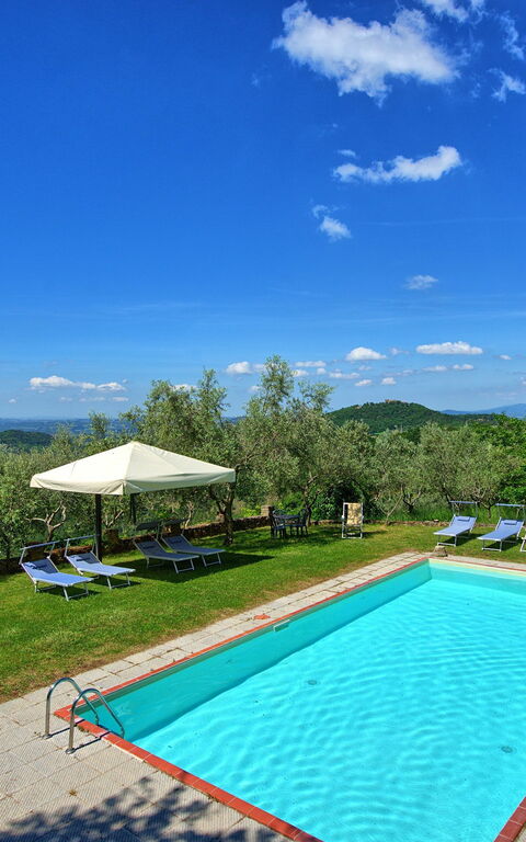 Panzalla: Giardino, Piscina