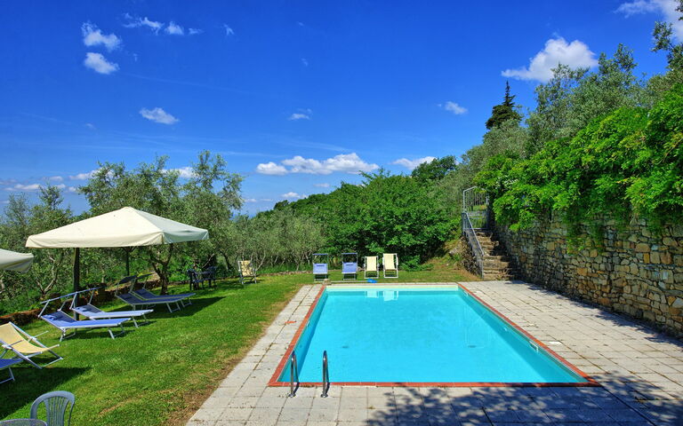 Panzalla: Giardino, Piscina