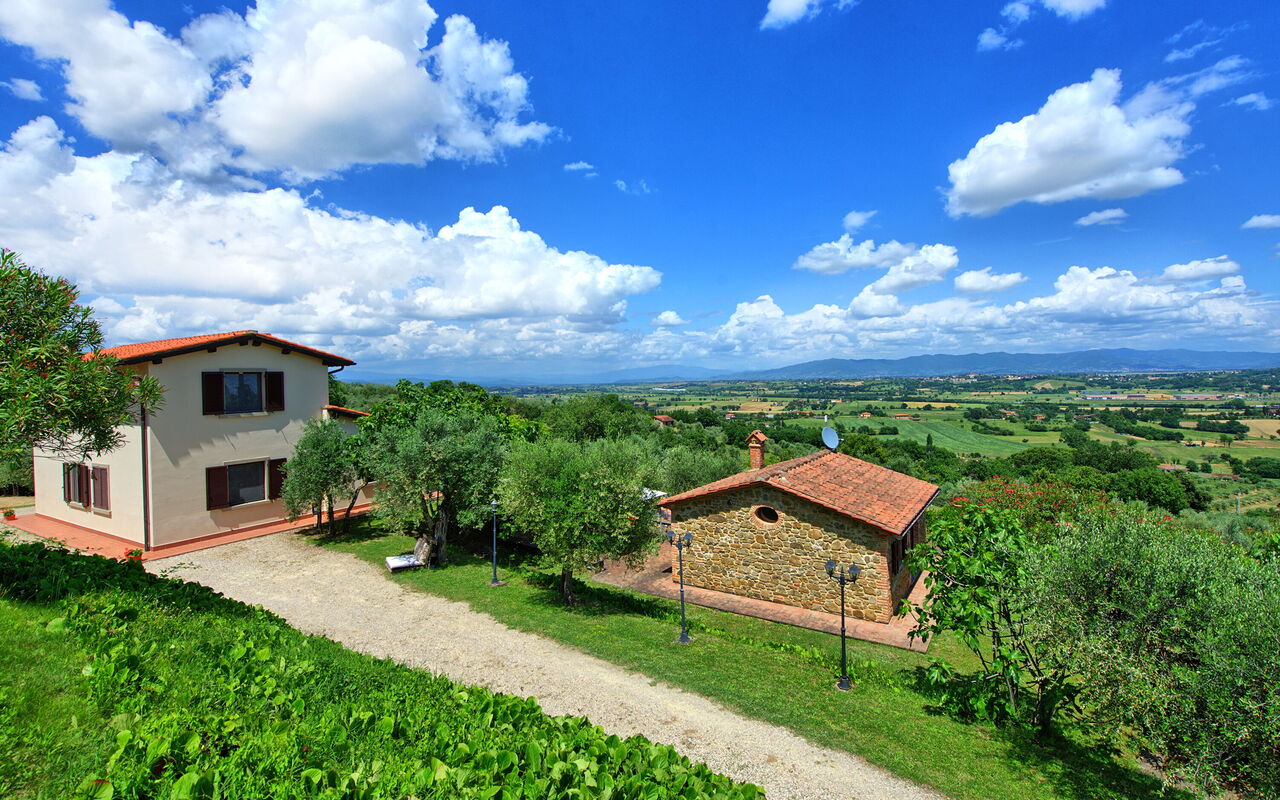 Villa Ulivi: all'aperto, Estate, Esterni, Giardino, Vista Panoramica