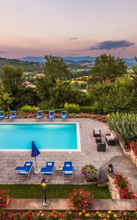 Palazzo Rosadi: all'aperto, Piscina