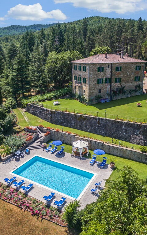 Palazzo Rosadi: Giardino, Piscina