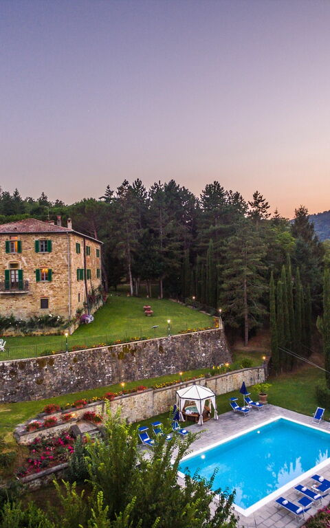 Palazzo Rosadi: Giardino, Piscina