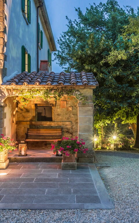 Palazzo Rosadi: all'aperto