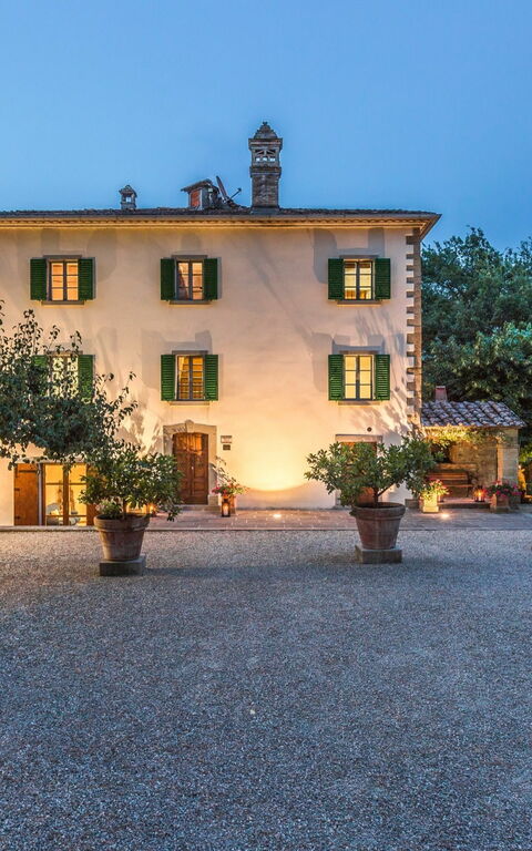 Palazzo Rosadi: all'aperto