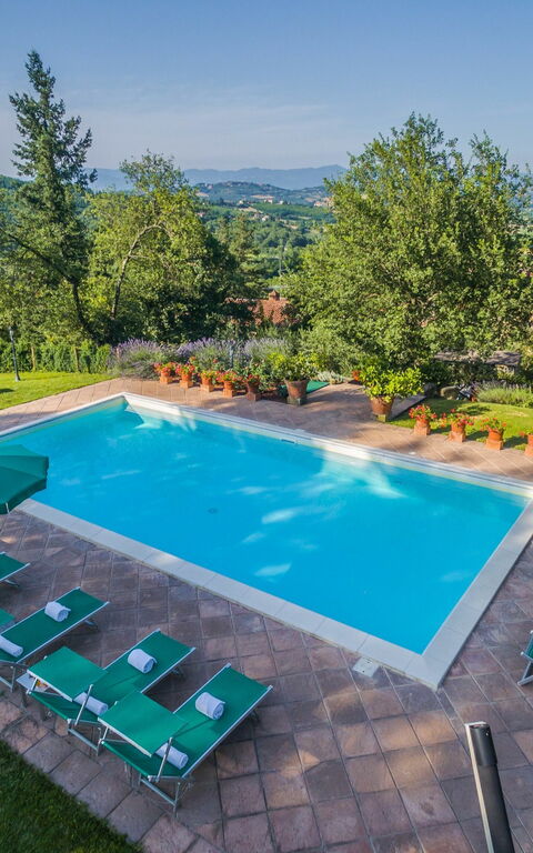 Torre Del Cielo: Giardino, Piscina