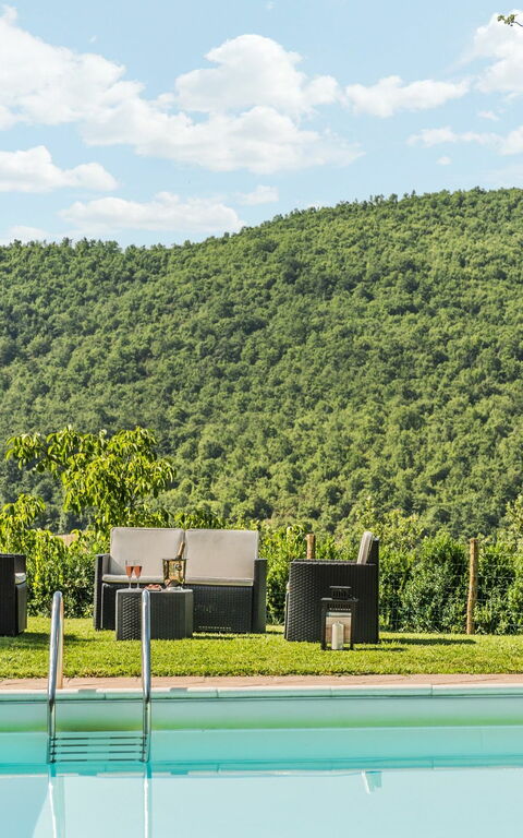 Torre Del Cielo: Giardino, Piscina