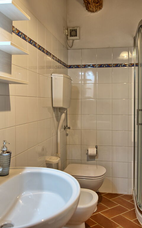Querciolaia: Bagno