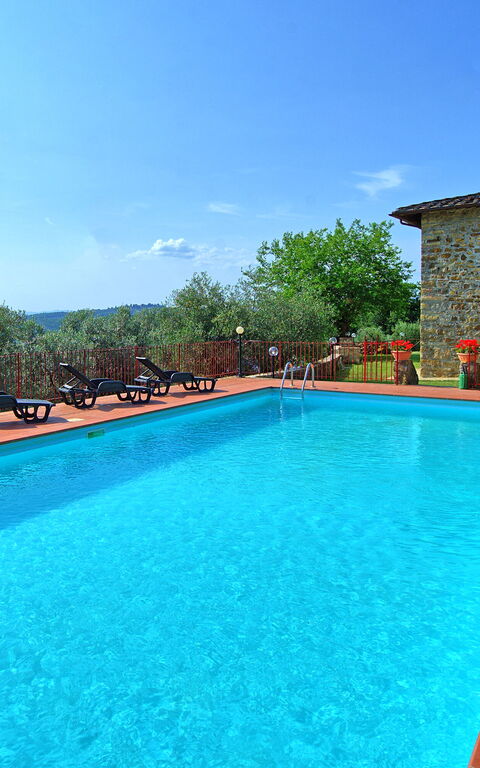 Querciolaia: Piscina