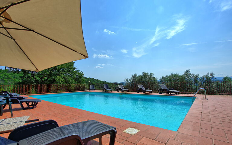 Querciolaia: Piscina