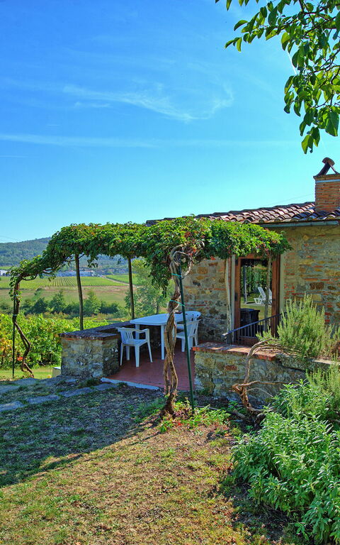 Scerfio: Esterni, Giardino