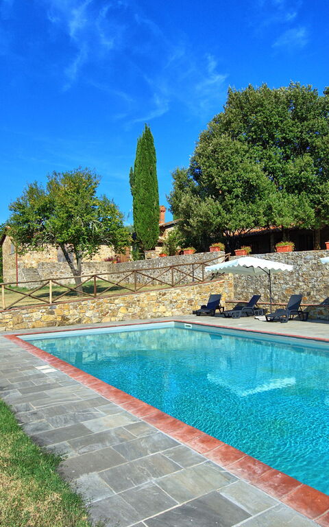 Casavecchia: Estate, Piscina