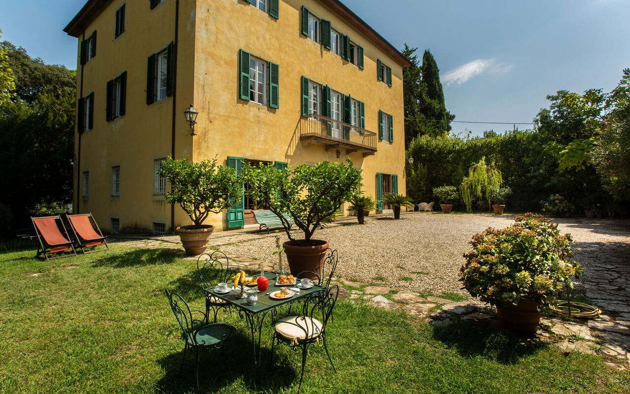 Villa Pedone: all'aperto, Esterni, Giardino