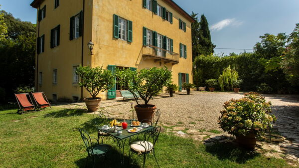 Villa Pedone: all'aperto, Esterni, Giardino