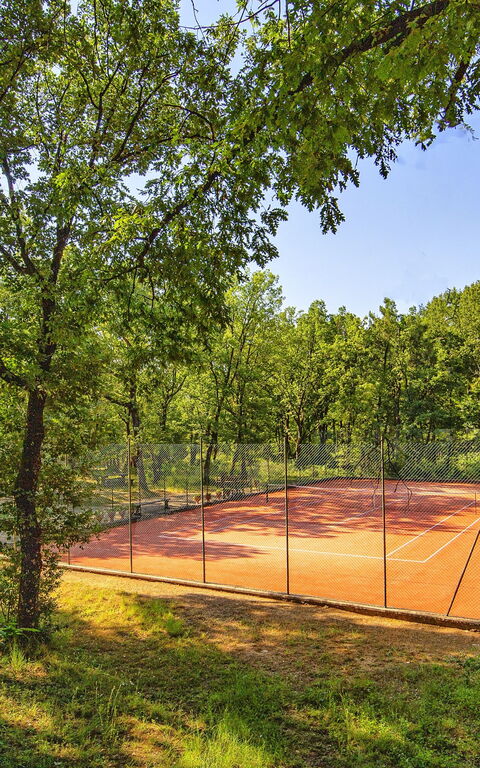 Villa Sant' Angelo: Attività, Giardino