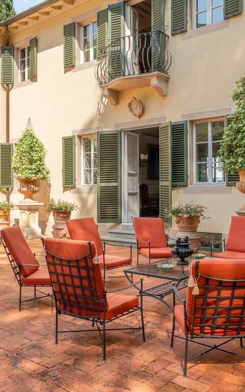 Villa De Ranieri: all'aperto, Esterni