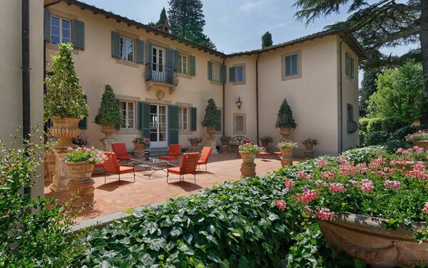 Villa de Ranieri: Esterni, Giardino