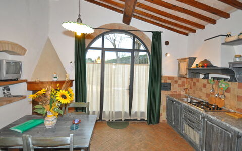 Alloggio Olivo: Cucina, Sala da pranzo, Soggiorno