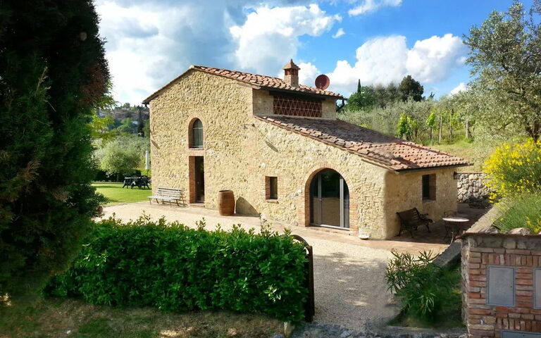Podere Degli Olivi: all'aperto, Estate, Giardino