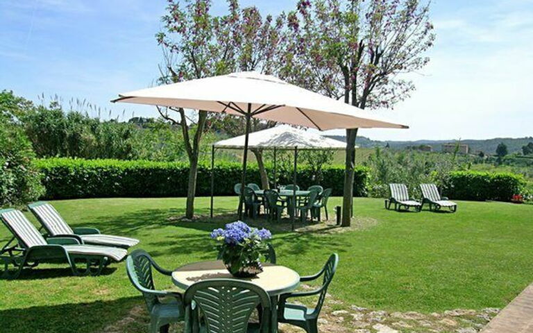 Podere Degli Olivi: Giardino