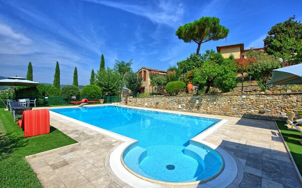 Poggiluglio: Piscina