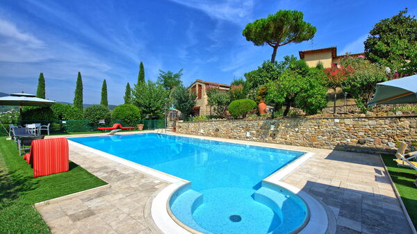 Poggiluglio: Piscina