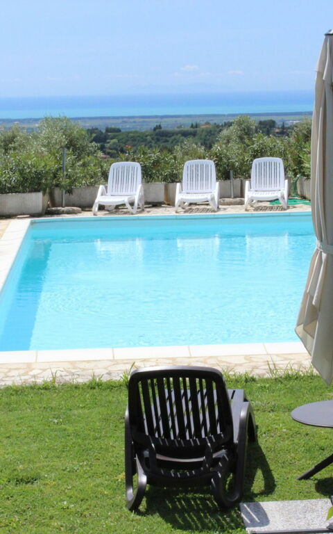 Guardistallo: Giardino, Piscina