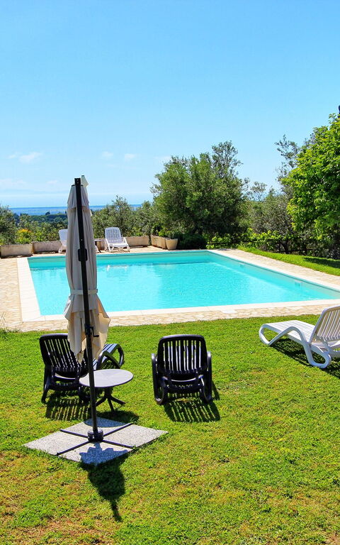 Guardistallo: Giardino, Piscina