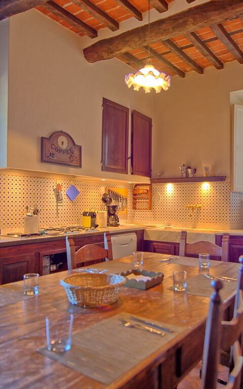 Villa Camaiore: Cucina, Sala da pranzo