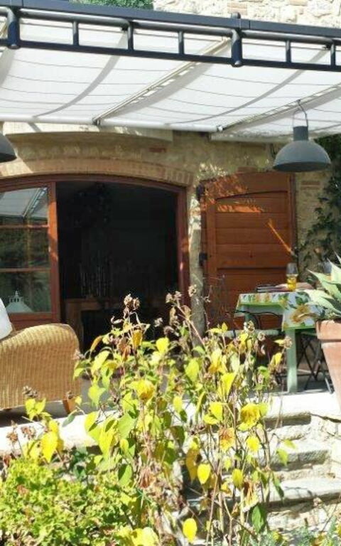 Villa Nova: all'aperto, Esterni