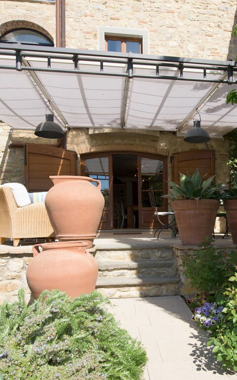 Villa Nova: all'aperto, Esterni