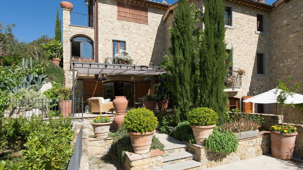 Villa Nova: all'aperto, Esterni