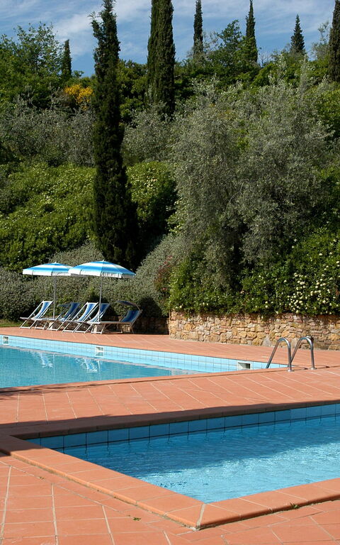 La Valle: Giardino, Piscina
