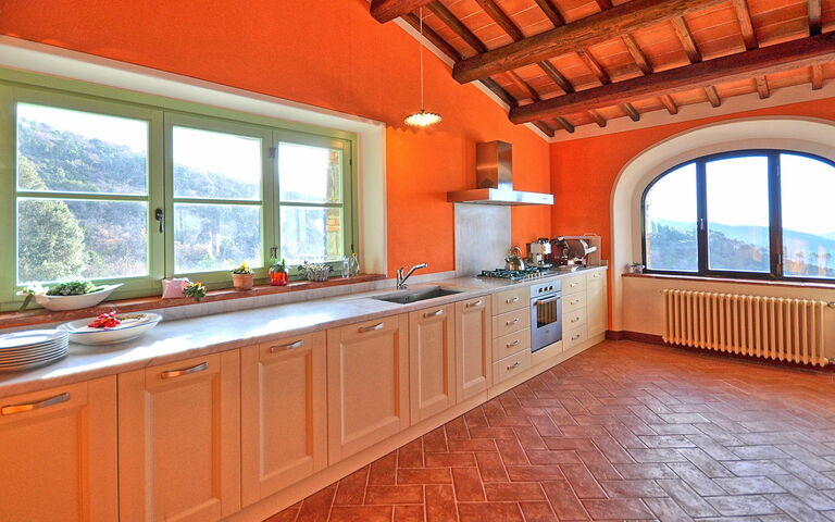 Villa Noceta: Cucina, Sala da pranzo