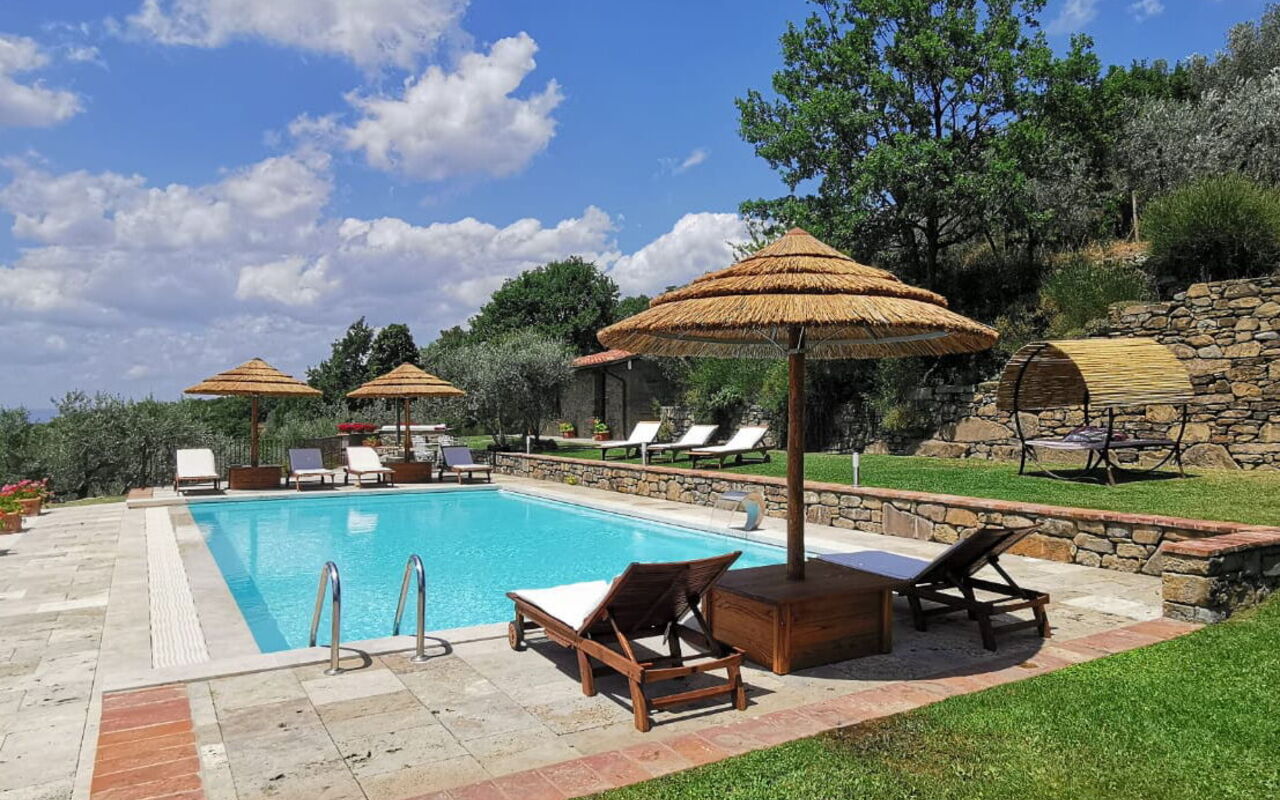 Villa Noceta: Giardino, Piscina