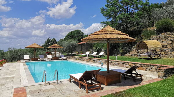 Villa Noceta: Giardino, Piscina